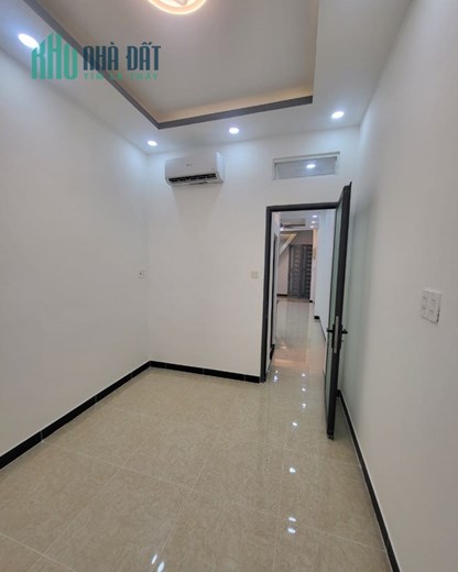 TUY LÝ VƯƠNG - QUẬN 8 - 3 TẦNG BTCT - NHÀ ĐẸP LUNG LINH - TẶNG TOÀN BỘ NỘI THẤT XỊN - NHÀ TRỐNG