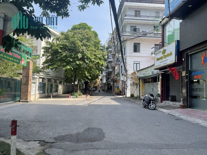 NHÀ PHỐ NGUYỄN VĂN CỪ, NGÕ TO HƠN PHỐ, 2 Ô TÔ TRÁNH, VỈA HÈ THÊNH THẮNG, KHU CÁN BỘ, DÂN TRÍ CAO,