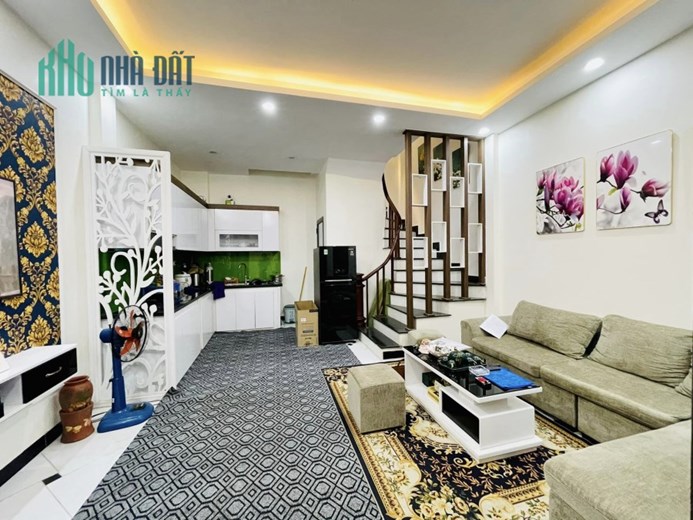 Nhà đẹp ở ngay Kim Giang Đại Kim Hoàng Mai 35m 5 tầng mặt tiền 4.5m ngõ thông gần ô tô  nhỉnh 4 tỷ