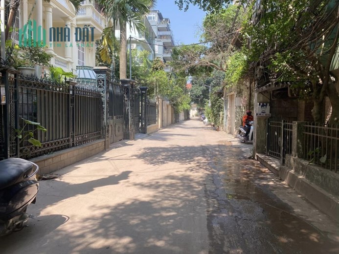 ANH NAM CHÍNH CHỦ BÁN GẤP NHÀ TÂY HỒ DÂN XÂY MẶT NGÕ Ô TÔ CHỈ NHỈNH 3 TỶ 5 TẦNG Ở LUÔN KHÔNG PHẢI