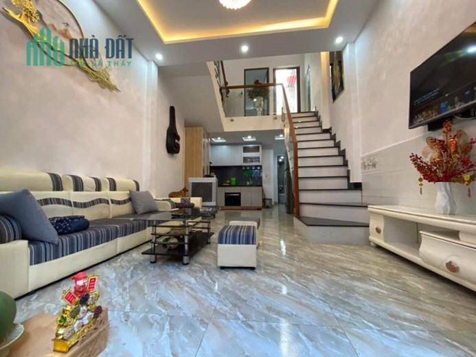 Bán nhà kiệt Ông Ích Khiêm, gần đường chính, gần siêu thị , chỉ 2 tỷ X