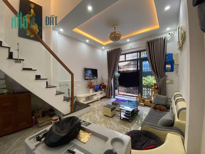 Bán nhà kiệt Ông Ích Khiêm, gần đường chính, gần siêu thị , chỉ 2 tỷ X