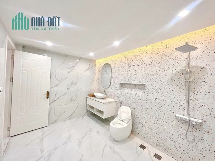 Bán Nhà Riêng Yên Hòa 5 tầng, mặt tiền 10m, ô tô, ngõ thông, view thoáng ở sướng 5.95 tỷ.
