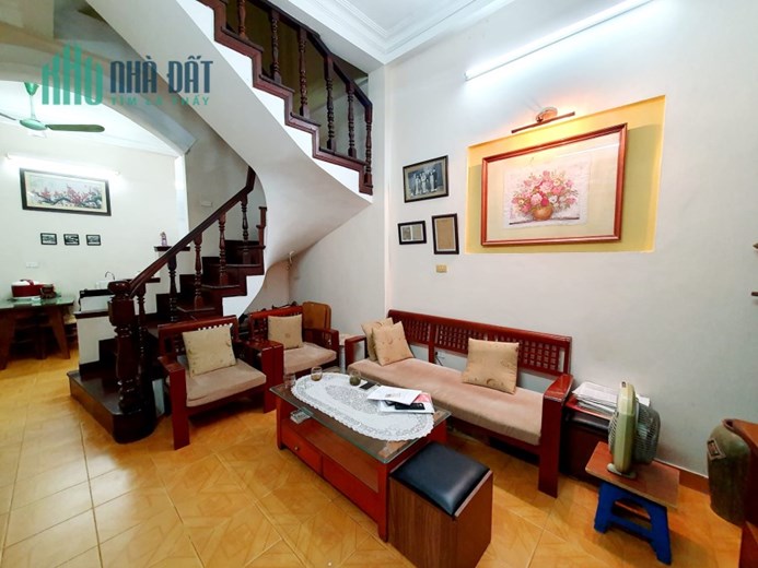 NHÀ ĐẸP KIM NGƯU, 2 THOÁNG TRƯỚC SAU, DIỆN TÍCH RỘNG, Ở SƯỚNG 64.5m x 4T, NHỈNH 4 TỶ