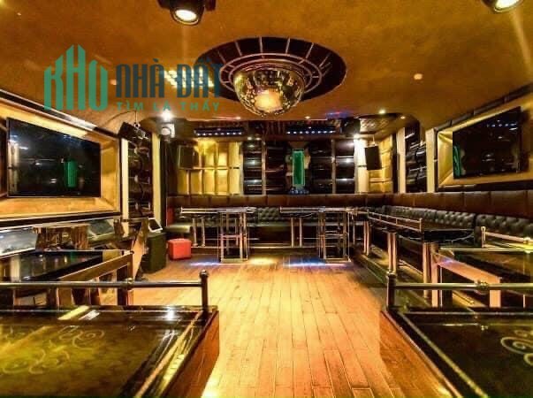 Bán tòa nhà mặt phố Đống Đa 9 tầng 1 hầm mt19m 500m2 dòng tiền cao chỉ 200 tỷ