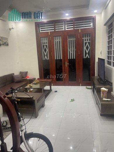 Chính chủ cần cho thuê gấp nhà 3 tầng số 10 ngõ 65 An Thắng, phường Biên Giang, Hà Đông.