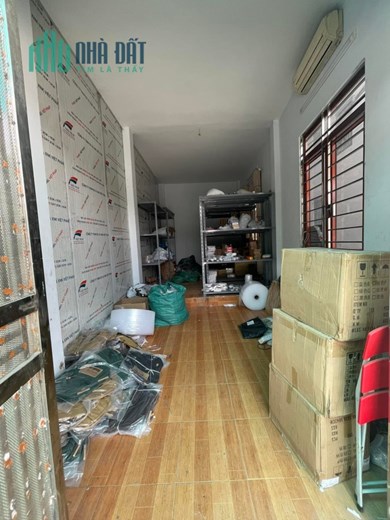 Cho thuê nhà mặt đường xe tải tránh nhau thoải mái