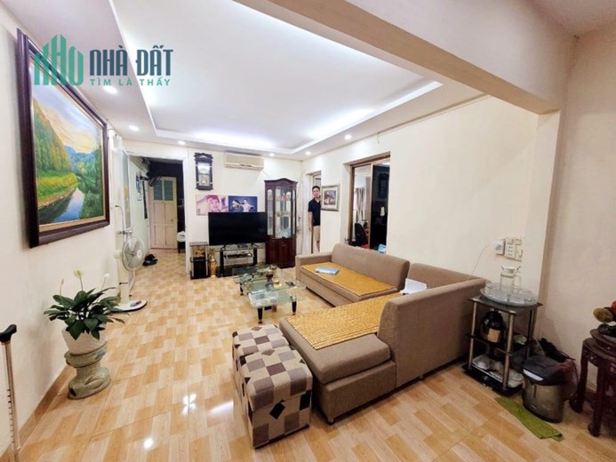 Bán nhà Trương Định, Hoàng Mai, nhà đẹp, khu hiếm bán, gần phố, lô góc, Dt 42m2, MT 4,2. giá nhỉnh