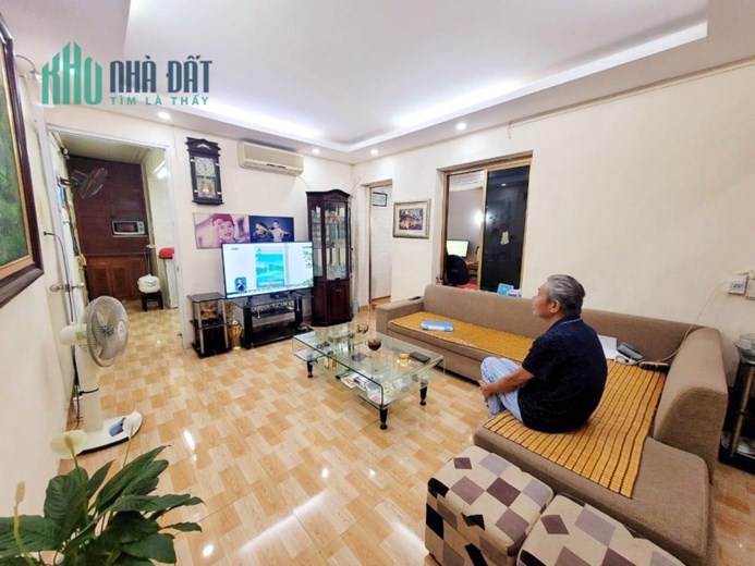 Bán nhà Trương Định, Hoàng Mai, nhà đẹp, khu hiếm bán, gần phố, lô góc, Dt 42m2, MT 4,2. giá nhỉnh