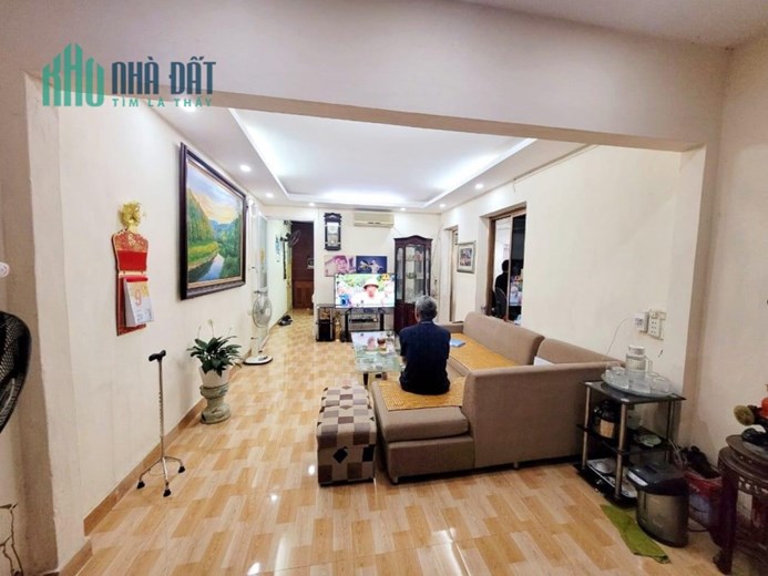 Bán nhà Trương Định, Hoàng Mai, nhà đẹp, khu hiếm bán, gần phố, lô góc, Dt 42m2, MT 4,2. giá nhỉnh