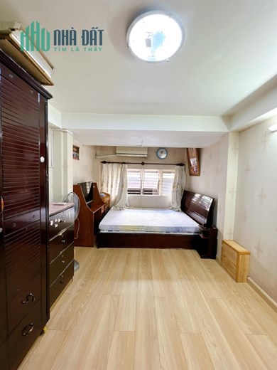 Bán NHÀ RẺ P.13 Q4 cách mặt tiền 15m đúc 5 tấm hơn 2 tỷ - 3 phòng ngũ 4 wc
