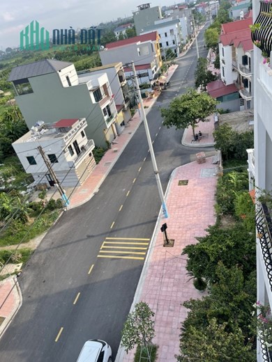 CẦN TIỀN BÁN GẤP 100m2 TỔ 8 QUANG MINH – VỊ TRÍ KINH DOANH