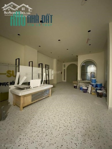 Chính chủ bán hoặc cho thuê nhà phố Siêu Đẹp, vị trí đắc địa  ngay trung tâm Tp.Dĩ An
