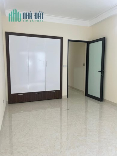 BÁN NHÀ PHỐ CỔ NGỌC LÂM 41M 5 TẦNG MẶT TIẾN6,2M  CHỈ 4 TỶ2, NHÀ ĐẸP, 10M Ô TÔ TRÁNH, GẦN HỒ