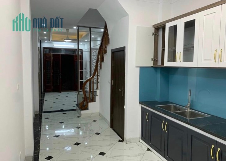 Nhỉnh 3 tỷ, Có ngay nhà 5 tầng mới phố Lê Trọng Tấn Hà Đông, 37m² đầy đủ nội thất, gần ô tô.