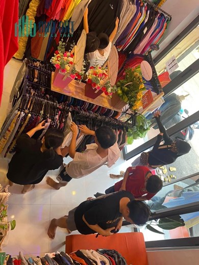 Sang Shop Secondhand Dĩ An.Mình chuyển về quê sống Nên cần sang lại mặt bằng và toàn bộ vật dụng và