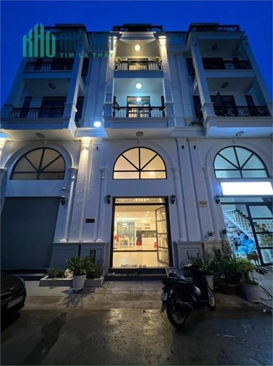 BÁN NHÀ Q7 NGANG 9,5M 96PN 7 TẦNG THU NHẬP 300TR/THANG
