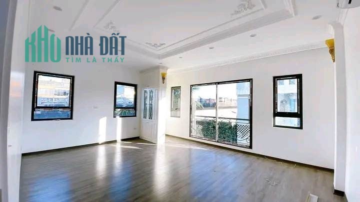 Bán nhà mặt phố Đông Tác, 60m2 x 8T, oto tránh, thang máy, kinh doanh vô đối, nhỉnh 15 tỷ.
