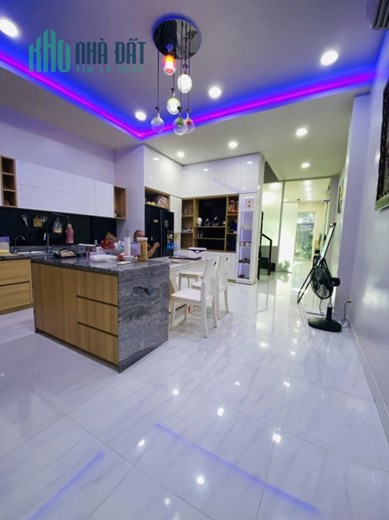 Bán Nhà Phạm Văn Đồng Thủ Đức Ngang 10m Xe Hơi Tránh 11 Tỷ