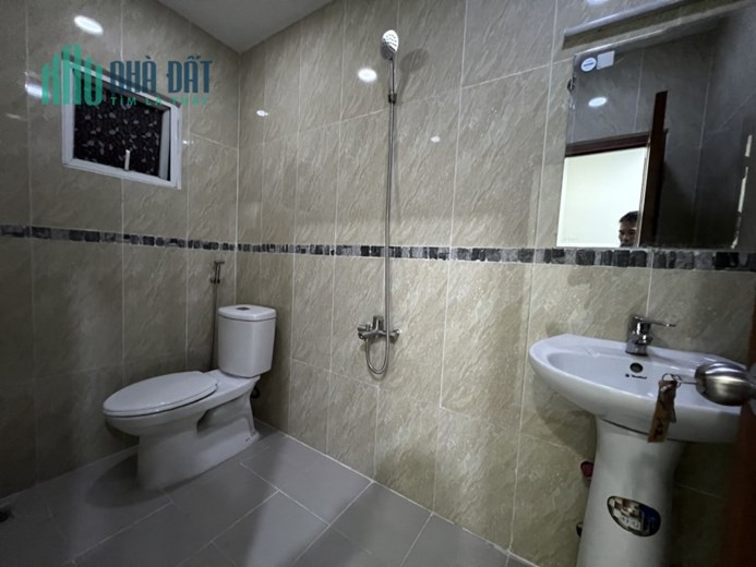 Mặt tiền Tân Bình 4 lầu , 14pn ,ngang 6x20 giá
chỉ 15 tỷ