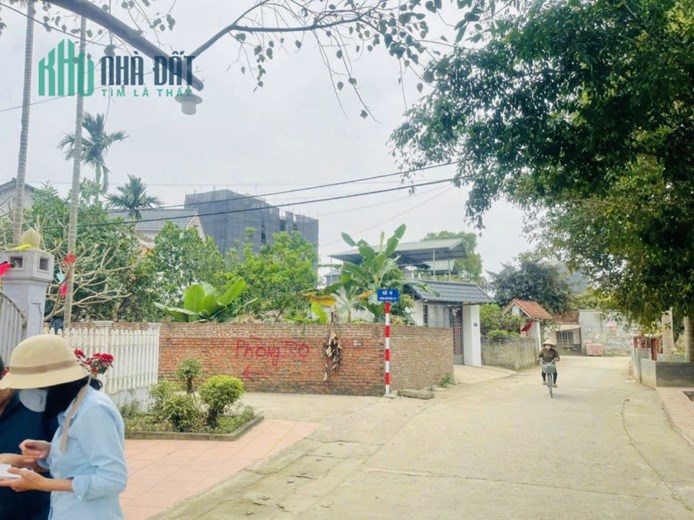 ANH TRAI CẦN BÁN GẤP ĐẤT DÂN CẮT BÁN 80M2  - CHỈ 3 BƯỚC CHÂN ĐẾN CÔNG NGHỆ CAO HÒA LẠC