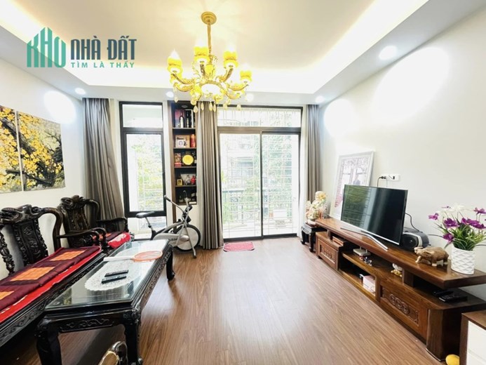 BÁN GẤP NHÀ ĐẸP XUÂN THỦY, DÂY XÂY, GẦN Ô TÔ, 52M2x MT5M CHỈ NHỈNH 6TỶ