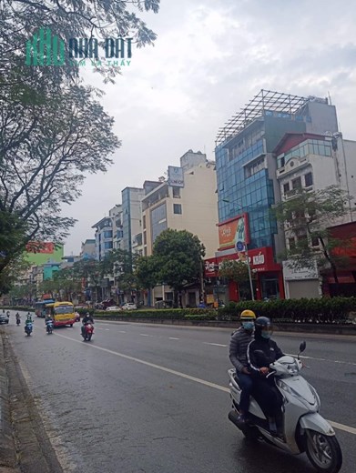 MẶT PHỐ NGUYỄN VĂN CỪ KINH DOANH ĐỈNH - TÒA NHÀ NHIỀU TẦNG - THANG MÁY CHO THUÊ VĂN PHÒNG