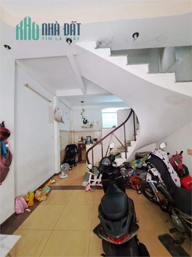 BÁN NHÀ ĐƯỜNG SỐ Q7 DT 40m2 4 TẦNG NGAY CHỢ TÂN QUY