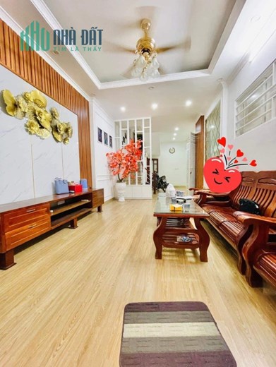 Nhà Ngọc Lâm phân lô- 45m nhỉnh 3 tỷ- Cực kỳ hiếm! Đường trước nhà rộng như sân Cầu Lông. Chủ rất