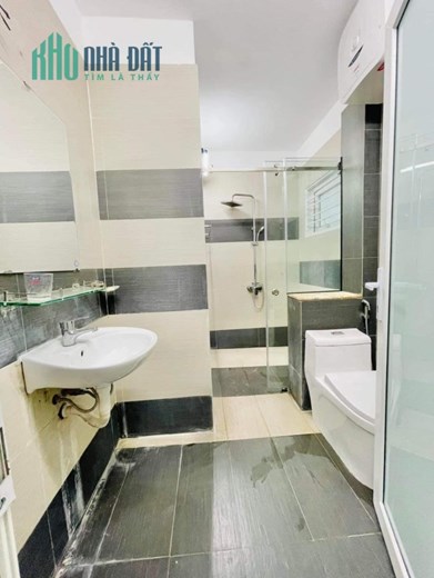 Nhà Ngọc Lâm phân lô- 45m nhỉnh 3 tỷ- Cực kỳ hiếm! Đường trước nhà rộng như sân Cầu Lông. Chủ rất