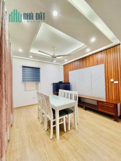 Nhà Ngọc Lâm phân lô- 45m nhỉnh 3 tỷ- Cực kỳ hiếm! Đường trước nhà rộng như sân Cầu Lông. Chủ rất