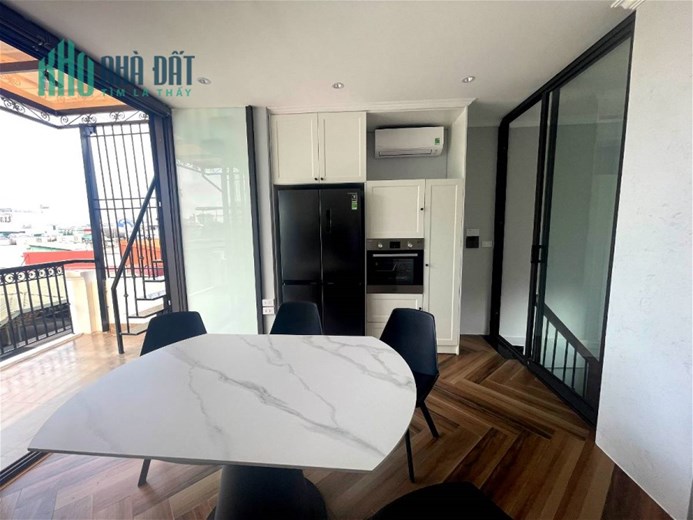 Cần Bán nhà Bồ Đề 40m2 x 7 tầng, thang máy, ngõ thông, oto tránh hơn 7 tỷ