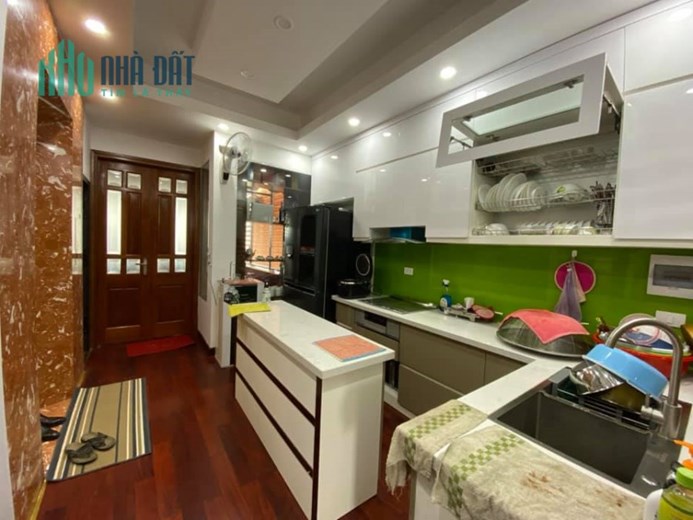 BÁN NHÀ NGUYỄN SƠN 5 TẦNG, Ô TÔ 7 CHỖ ĐỖ CỬA. GIÁ 3.3 TỶ