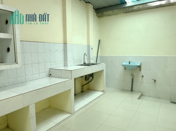 Nhà thuê hẻm 80 Trần Nguyên Hãn P13Q8 - Giá : 7.5 Triệu