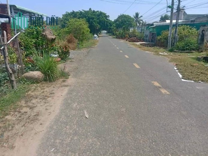 Ngân Hàng Bán Thanh Lý 3 lô đất vườn giá 150TR sát Quốc Lộ, dân cư dông.