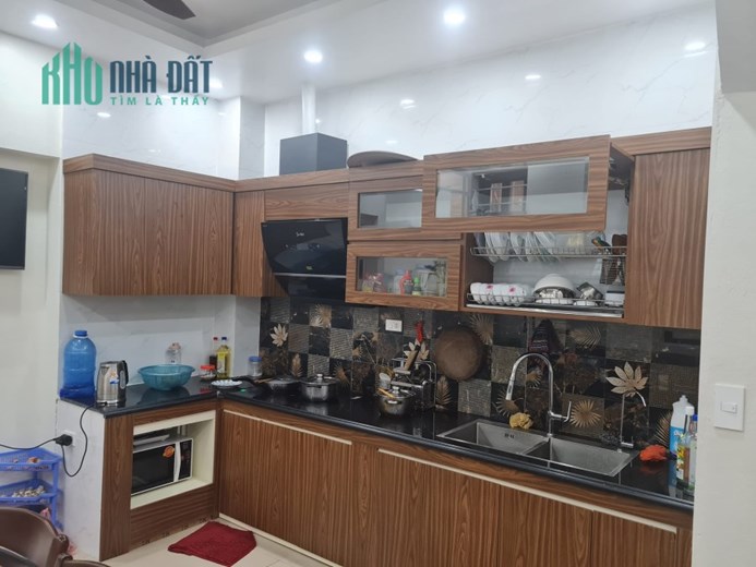 BÁN NHÀ PHÙNG CHÍ KIÊN, PHÂN LÔ ĐẲNG CẤP, Ô TÔ ĐỖ CỬA, GẦN PHỐ, CHỈ NHỈNH 7TỶ