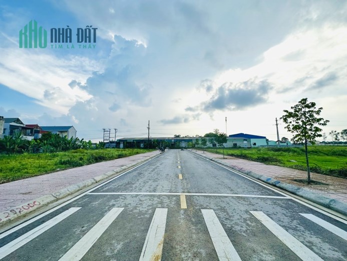 BÁN ĐÂT 7 TRIỆU/M2, QL 1A, TT QUẢNG XƯƠNG - LH: 0966 343 969
