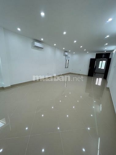 Cho thuê nhà số 6 ngõ 379 phố Đội Cấn- phường Liễu Giai- Ba Đình- Hà Nội.