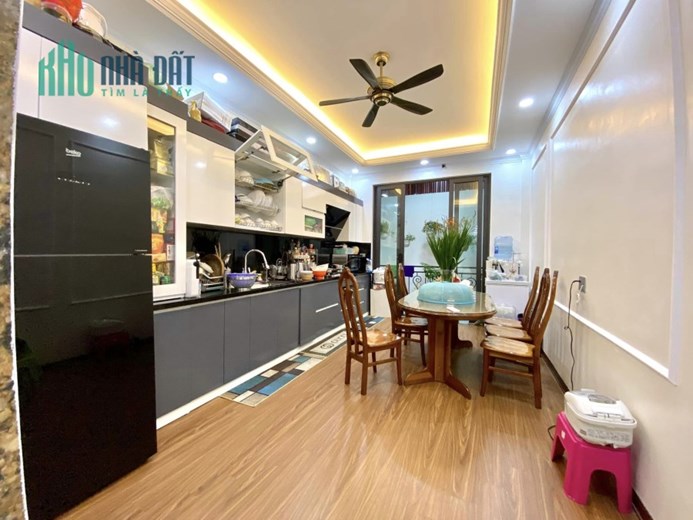 BÁN NHÀ PHỐ NGUYỄN SƠN, DT78 M, 5T, 11TỶ, THANG MÁY - GARA Ô TÔ - KHU VIP CBCC NGHÀNH HÀNG KHÔNG