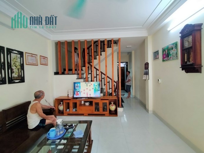 Bán nhà 4  tầng Đông Trù đường oto giá chỉ 2,x tỷ