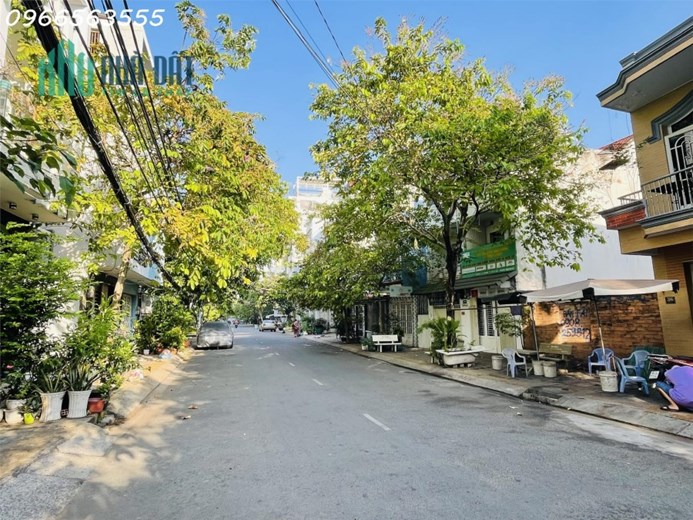 BÁN NHÀ PHƯỜNG TÂN QUY - QUẬN 7- 105M2- NGANG 6M- VỊ TRÍ KINH DOANH - BÁN 13.5 TỶ TL