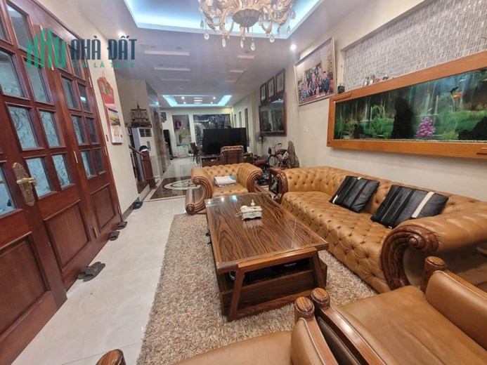 CÀN BÁN NHÀ NGỌC THUỴ DÂN XÂY ĐẸP NHƯ BT 5 TẦNG THANG MÁY DT 151M2  21 TỶ