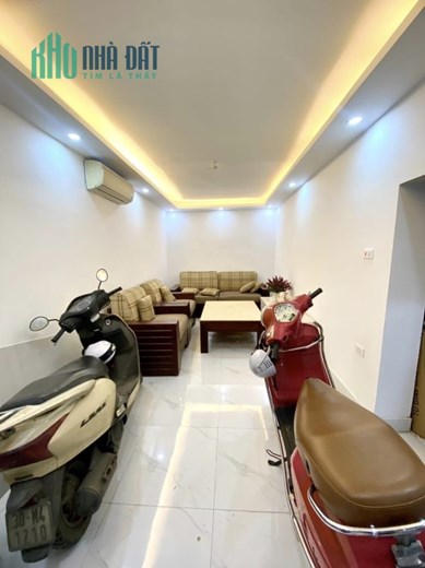Bán nhà Mặt Tiền Rộng 6m Đống Đa - Thổ Quan 2.95 tỷ, 30m x 4T, Sđcc
