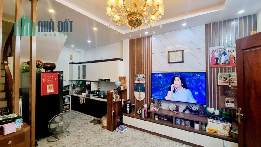Bán Gấp Nhà Riêng Ngõ 109 Nguyễn Sơn - Long Biên  Ô tô đỗ Cổng