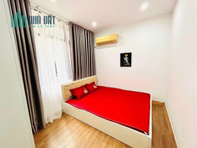 Bán nhà đất 2 tầng 2 ngủ phố Đại La giá 1ty68 sổ đỏ CC