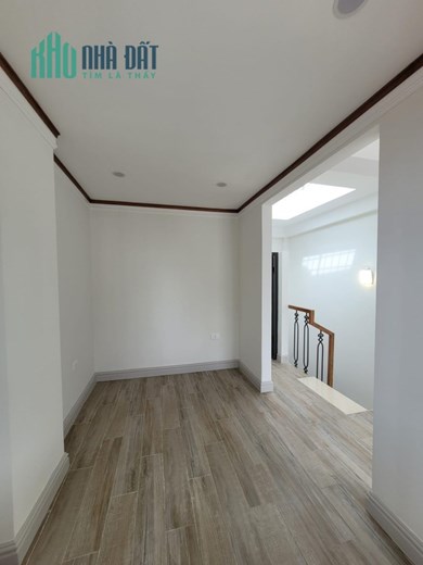 Hoooot Bán gấp căn nhà ngõ Hoàng Văn Thái, quận Thanh Xuân 50m² nhà 7 tầng oto vào nhà giá 10tỷ