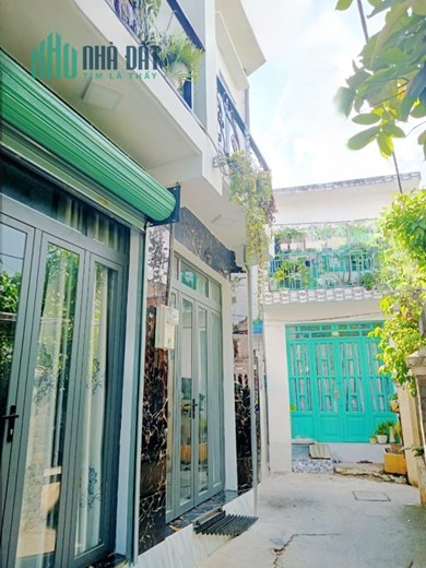 Nhà thuê 2 Tầng mới đẹp hẻm 23 Hồ Thanh Biên P4Q8 - Giá 8 Triệu