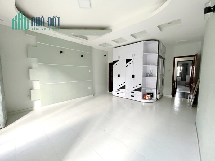 Nhà thuê 4 Tầng mới Đs 5 góc Phạm Hùng, P4Q8 - Giá : 22 Triệu