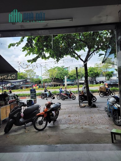Cần cho thuê mặt bằng rất thoáng, sạch đẹp ở mặt tiền số 403 đường Phạm Văn Đồng.phường 11, quận