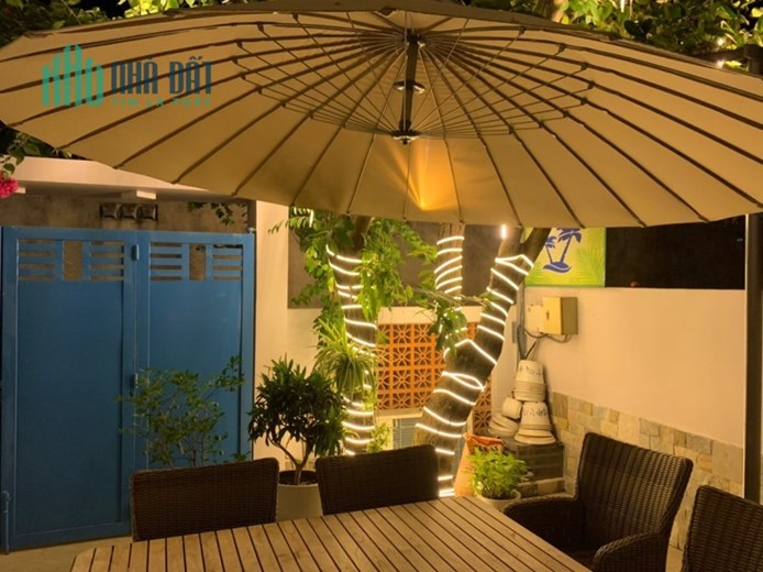 Bán Villa sân vườn gần biển ngay Chế lan Viên Quận Ngũ Hành Sơn Đà Nẵng 220m2 3 tầng
